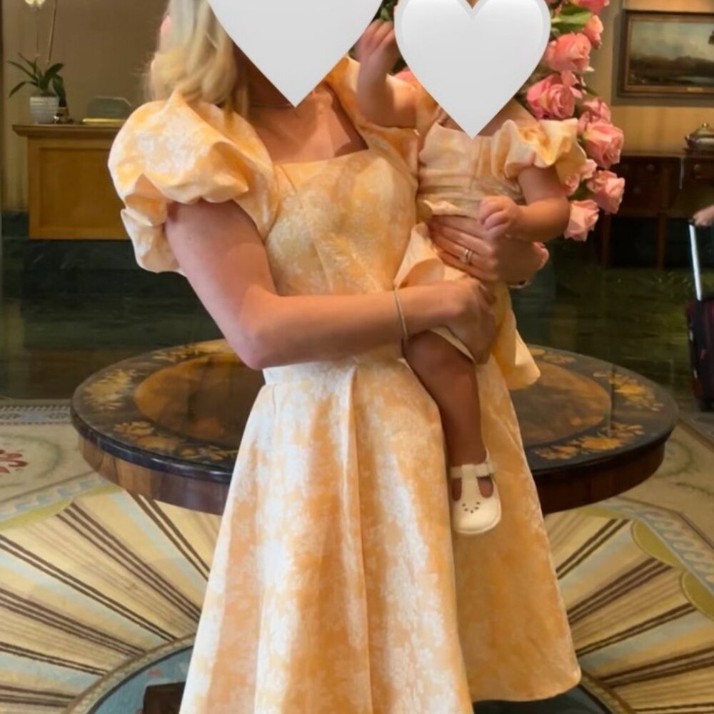 Ivy City Co. Mom + Me Ivanna Foral Peach Dresses (M and 12/18m)